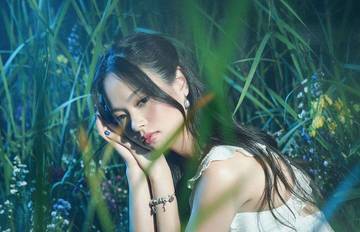 Elisha Danielle Rilis Freeze Tentang Jarak Koneksi Emosional