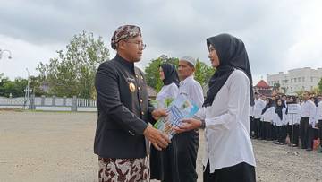 Penantian Panjang, Ribuan P3K Batang Akhirnya Terima SK