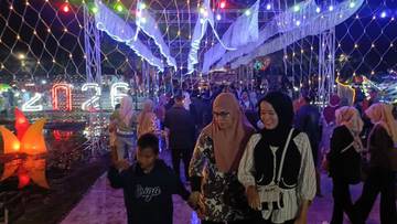 Festival Lampu Batang, Kesederhanaan Warga Rayakan Tahun Baru 