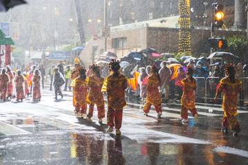 Makna Hujan Saat Imlek Dalam Kepercayaan Budaya Tionghoa