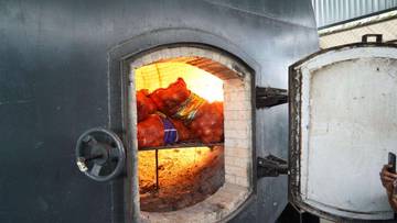 Polrestabes Semarang Musnahkan Ribuan Karung Bawang Bombay Ilegal