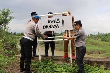 Tanggul Kalibodri Dipasang Papan Peringatan "Awas Bahaya"