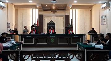 Sidang Aktivis Botok Berlangsung Maraton di PN Pati