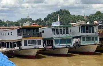 Perubahan Aturan BBM Subsidi Membuat Angkutan Sungai Terhenti