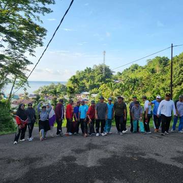 Olahraga Jalan Pagi Bangun Semangat Kebersamaan