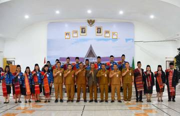 Bupati Humbahas Lantik Pejabat Administrator Pengawas dan Fungsional