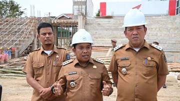 Bangkitkan Sepak Bola Daerah, Syukri-Pantas Tinjau Stadion Horas