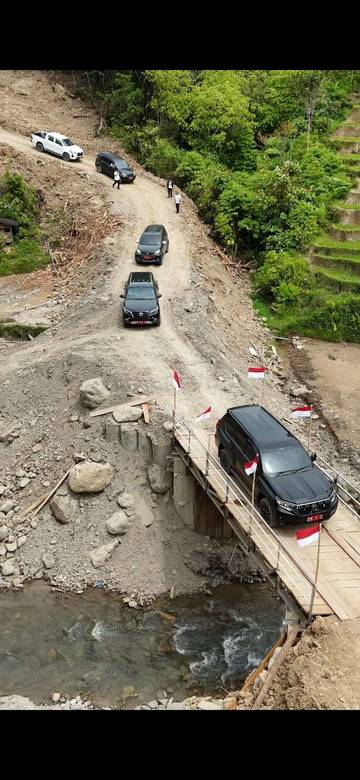 Pasca bencana, mobil pertama tembus Desa Batu Nagodang