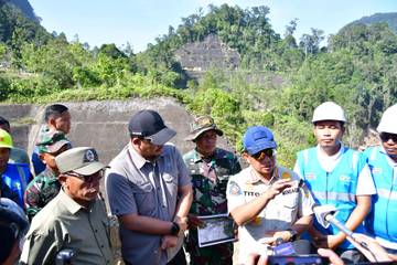 Mendagri, Gubsu dan Bupati Tapteng, Tinjau PLTA Sipansihaporas