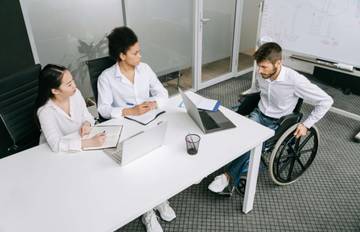 Teknologi Bantu Pekerja Disabilitas