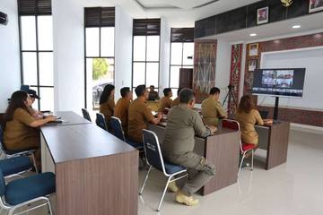 Bupati Humbahas Ikuti Rapat Penyaluran Bantuan Sosial Pascabencana