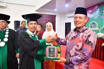 Wabup Tapteng Ajak Wisudawan STIE Al Washliyah Berkontribusi  