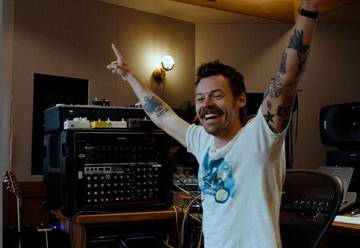 Harry Styles Buka Era Baru dengan Merilis "Aperture"