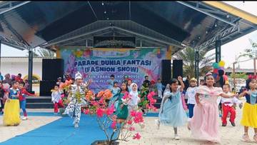 TK Ababil School House Gelar Parade Dunia Fantasi