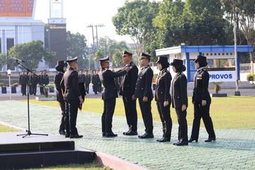 132 Personel Polda Babel Dianugerahi Satyalancana Pengabdian