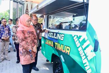 Digitalisasi Pelayanan Samsat Jatim Diperkuat Armada Baru