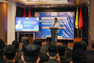 Walikota Surabaya Dorong Mahasiswa STIDKI Jadi Agen Perubahan 