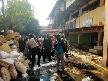 Polres Wonogiri Sigap Tangani Kebakaran Pasar Induk