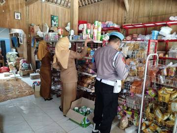Sidak Jelang Nataru, Satgas Pangan Sragen Amankan Mamin Kadaluarsa