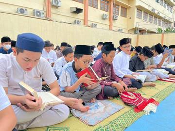 Bukan Sekadar Cerita,Kajian Isra Mi’raj Ajak Siswa Menjaga Salat
