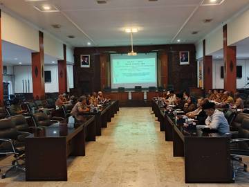 Tagih Revitalisasi, Paguyuban Pedagang Kwadungan Datangi Gedung Dewan