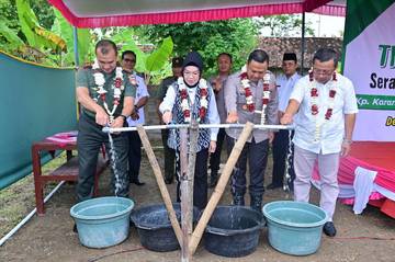 Atasi Krisis Air, Bupati Resmikan Sumur-Bor TNI-Manunggal di-Weru