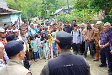 Lewati Jalur yang Berat, Bantuan Tunai Tetap Disalurkan  