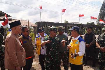 Kasum TNI  Tinjau Jembatan Bailey di  Karang Rejo