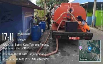 BPBD Kota Tanjungpinang Salurkan Air Bersih untuk Warga