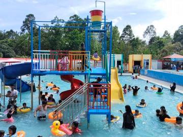 Water Park Family Iskandar Ramai Pengunjung
