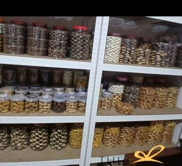 Ibu Yayuk Kembangkan Usaha Kue Omset Mencapai Jutaan