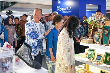 Indonesia Promotes Batik Innovation, Attract Gen Z Market