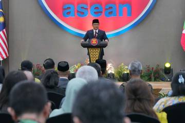 On ASEAN Day, Sugiono Urges Peaceful, People-Centered Region