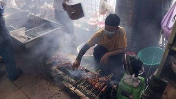 Kuliner Legend Pasar Beringharjo: Sate Kere Bu Sum