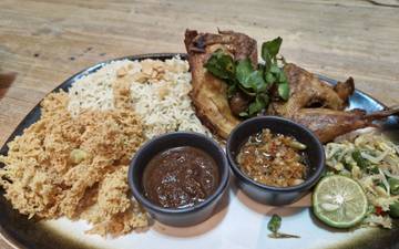 Ayam Goreng Susuh Sensasi Kuliner Baru Bikin Ketagihan