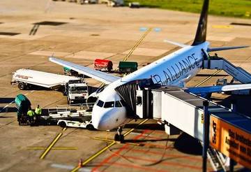 Harga Tiket Pesawat di Indonesia Mahal, Ini Faktornya